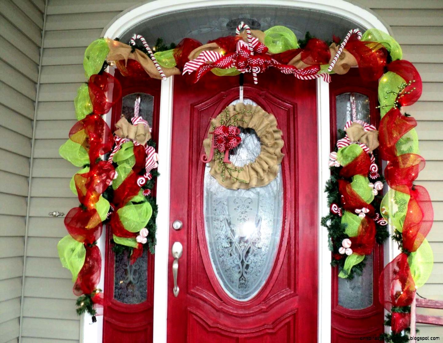 Christmas Door Wreaths Wallpapers download yoyo Christmas Door Wreaths Wallpapers download yoyo