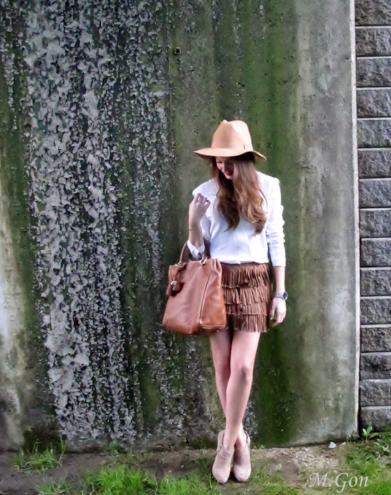 prada fuchsia bag - Falda de flecos y sombrero camel - Si Coppelia vistiera de Prada prada fuchsia bag - Falda de flecos y sombrero camel - Si Coppelia vistiera de Prada