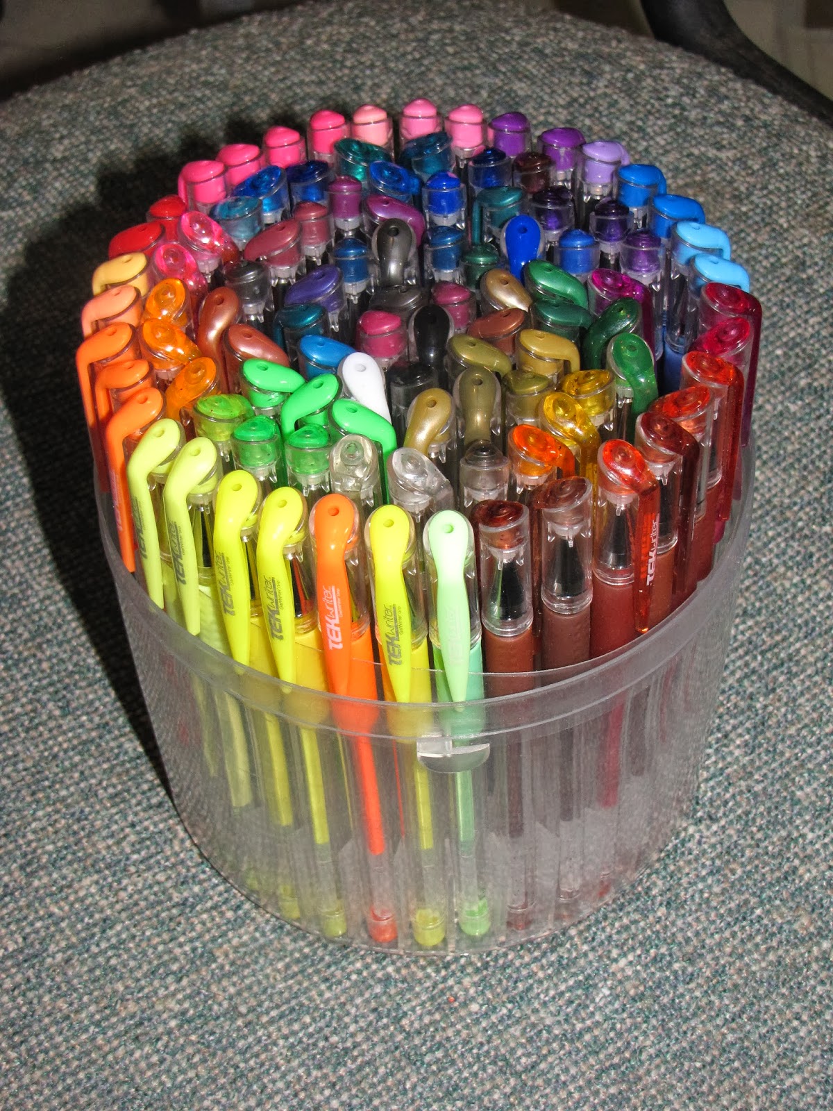 Madhatterz Musings... I Have Glitter Pens!