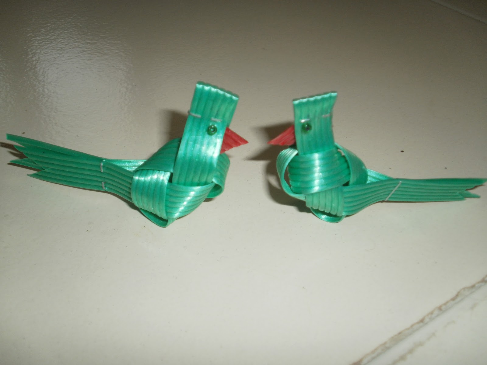 Maha Arts & Crafts Fish wire parrot