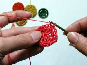 http://3.bp.blogspot.com/-yRVGiBDrkE0/Tk1yuuY9OBI/AAAAAAAAbfY/tisntXo0J2I/s1600/lpjanw4p2crochet2_lg-300x225.jpg