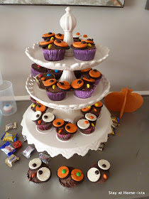Owl Cupcakes using Oreo Cookies