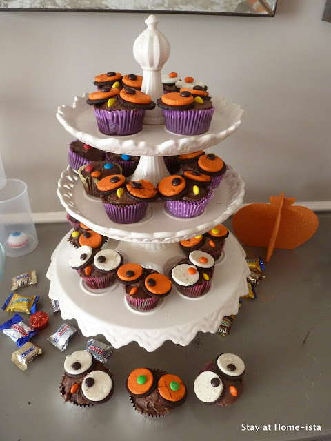 Owl Cupcakes using Oreo Cookies