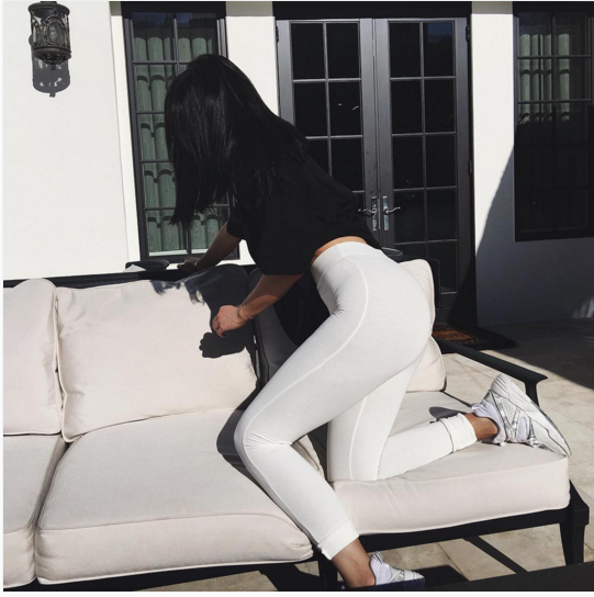 Kylie Jenner In A Sexy Couch Pose Daminaj Juicy Jist Latest