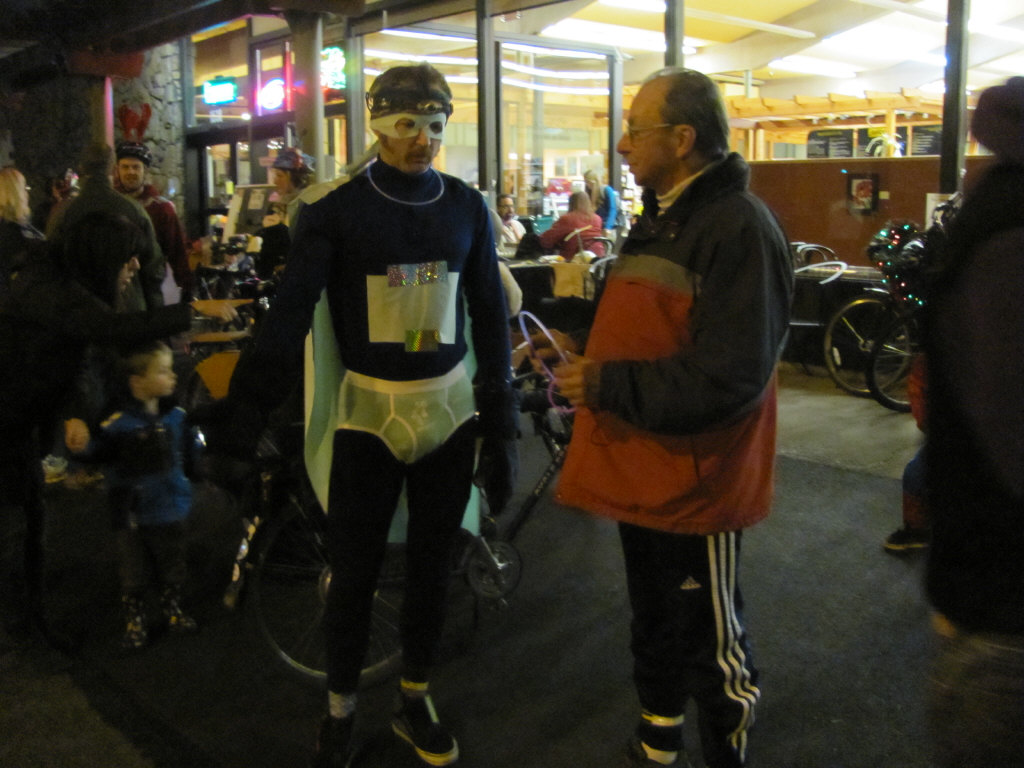 Editorials from Theslowlane Some pictures of December 2 lighted bike