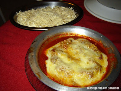 Di Lucca Ristorante Italiano: Meia porção da Parmegiana de Filet com Tagliatelle al Burro