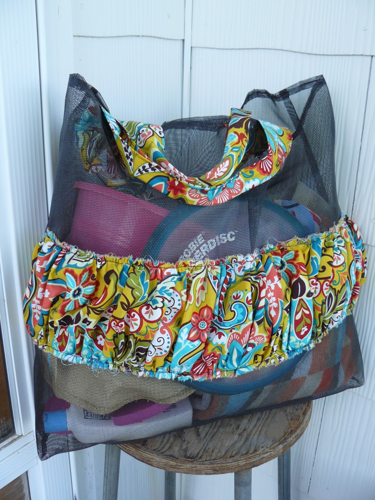 Small Fry & Co. Oversized Window Screen Beach Bag Tutorial