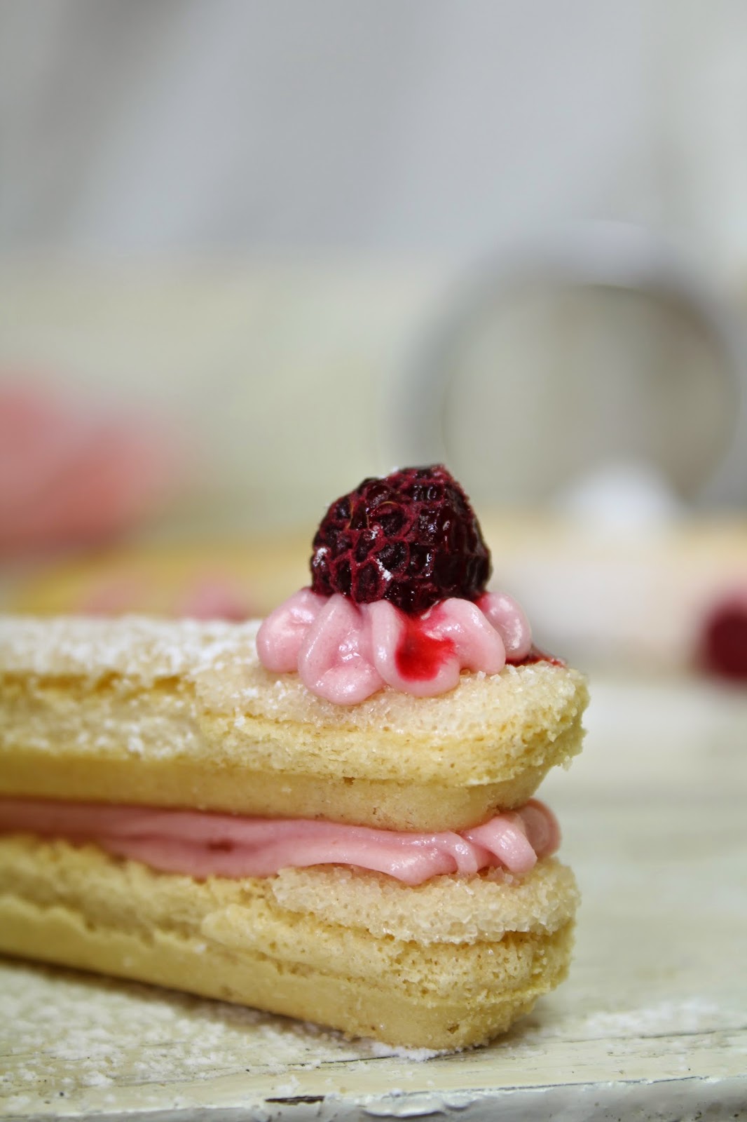 Lick The Spoon Strawberry Creme Fingers