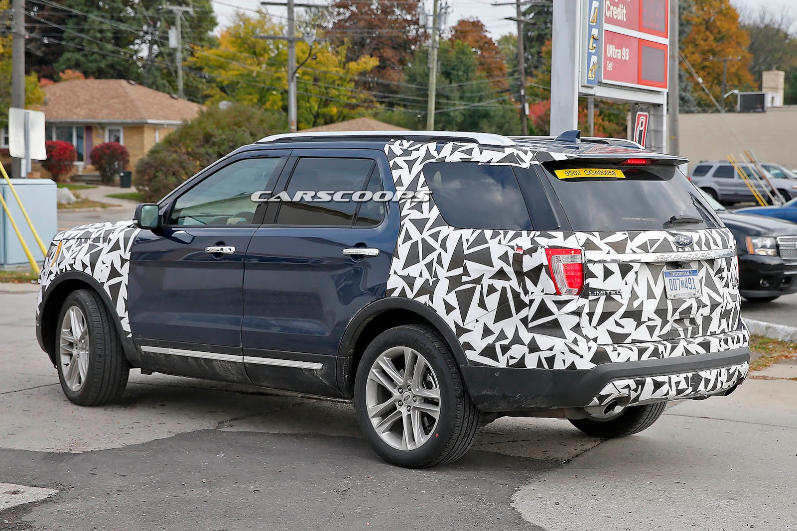 2016-Ford-Explorer-7.jpg