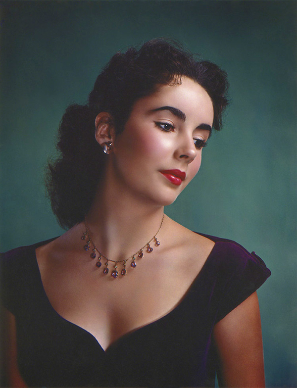 Fascinating Historical Picture of Elizabeth Taylor in 1948 