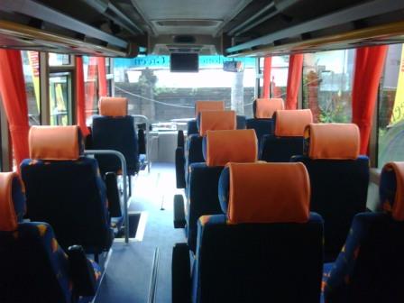 Cipaganti Pariwisata: Lebih dari Sekadar Transportasi, Sebuah Legenda di Jalan Raya