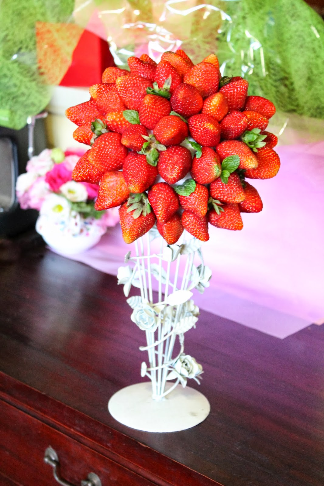 Lick The Spoon Strawberry Topiary