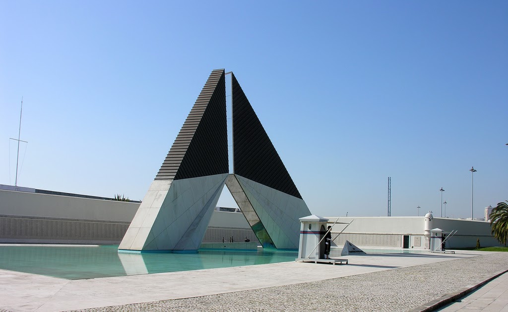 PORTUGAL UMA VIAGEM FOTOGRÁFICA Cidade de Lisboa Monumento Ultramar