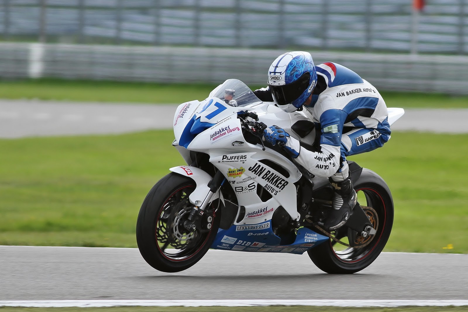 LOESPORT.NL Goede resultaten Team Jan Bakker Auto's coureurs.