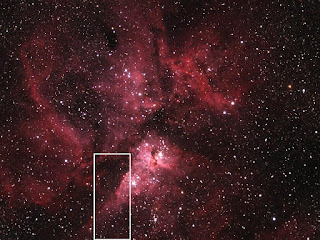 Астероид 2012 DA14 на фоне туманности Киля 