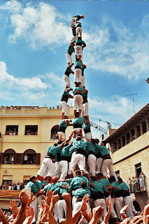 Человеческая башня в Каталонии