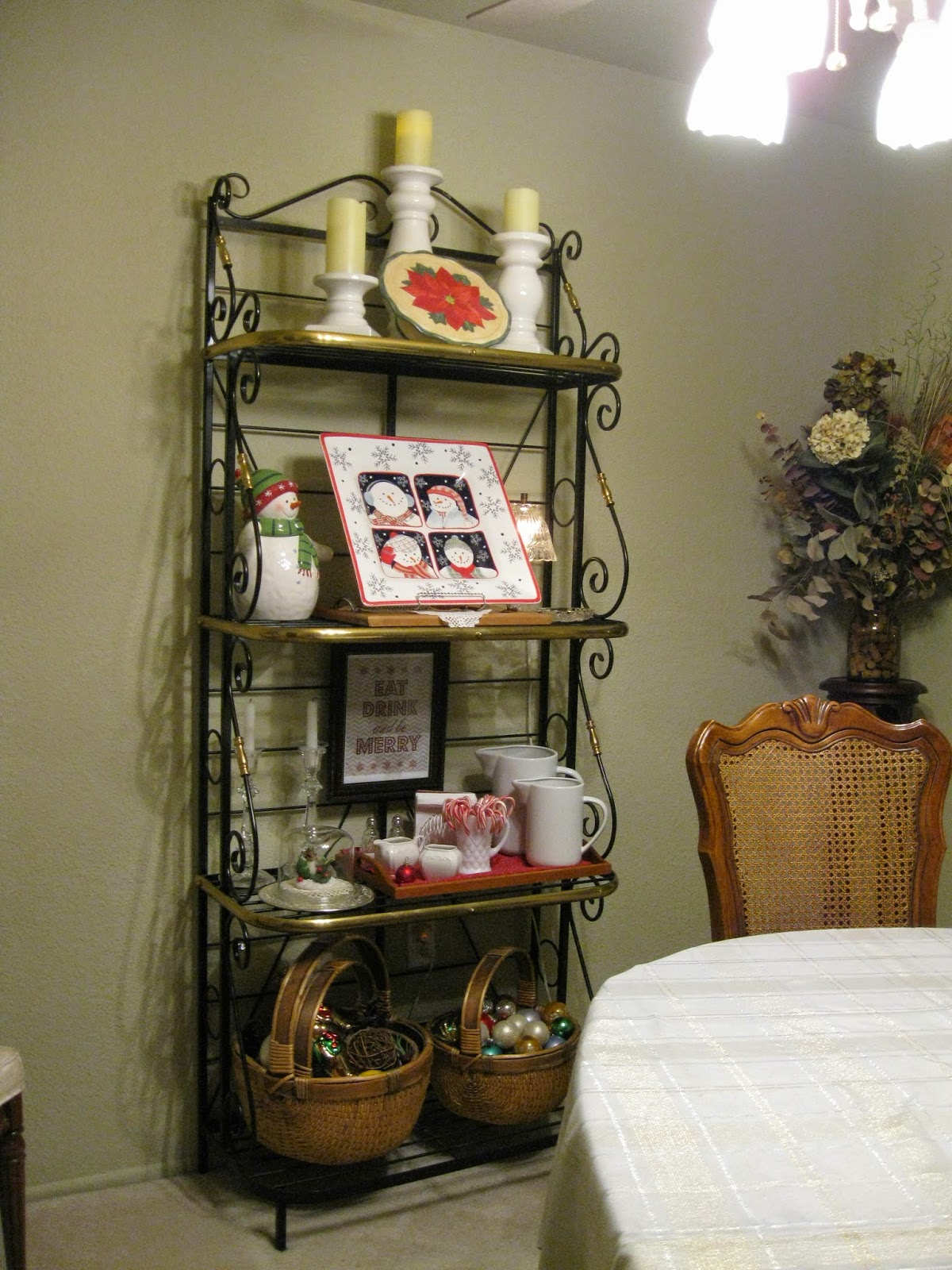 Creative Quest Baker's Rack Christmas Cheer