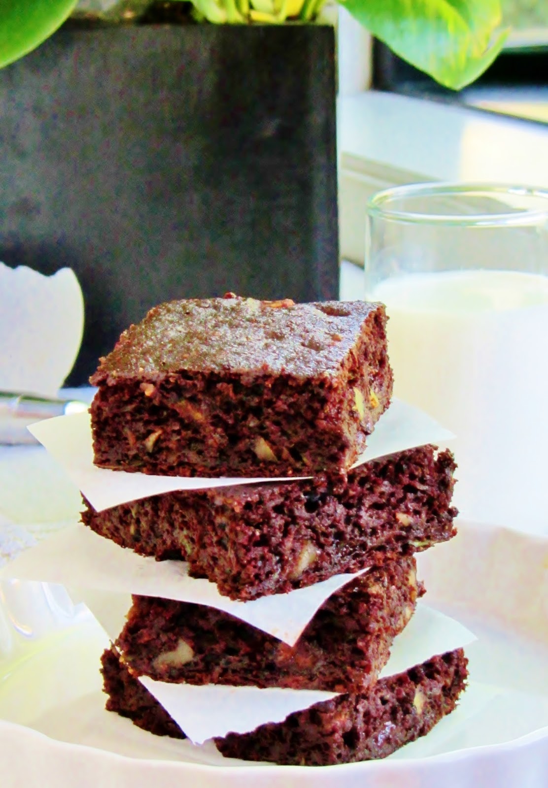 Let's eat......simple! Whole Wheat Zucchini Brownies