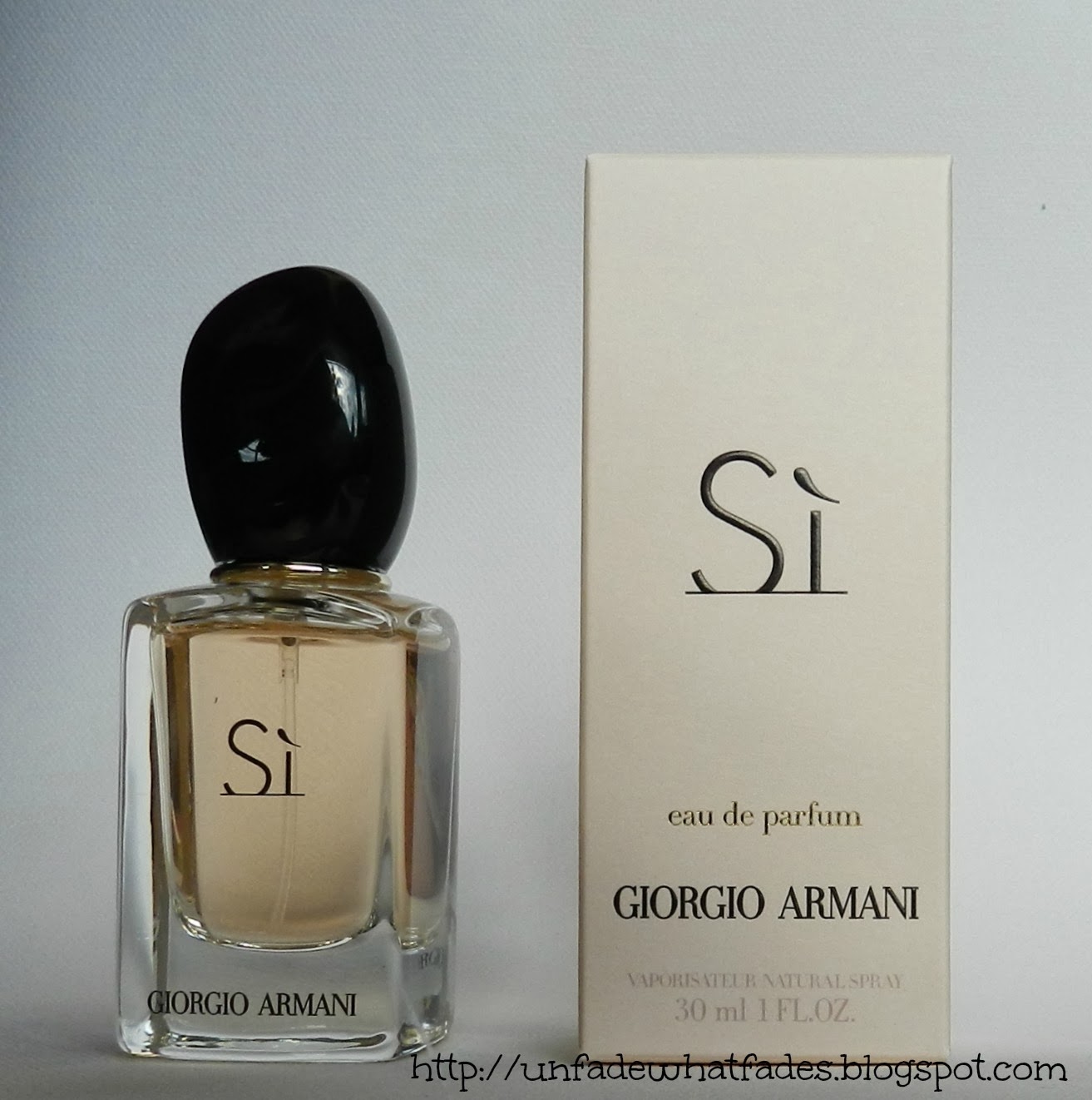 Giorgio Armani Si Eau De Parfum Spray - 1 fl oz bottle