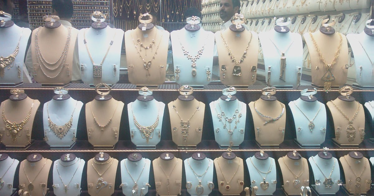 Jeddah Photo Blog Gold Sets in a Gold shop Jeddah