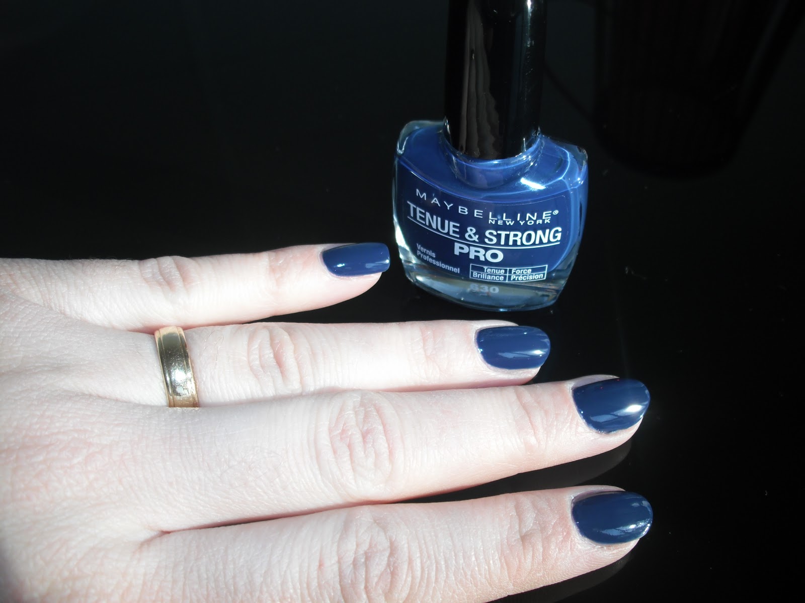 ongles+bleus+011.JPG