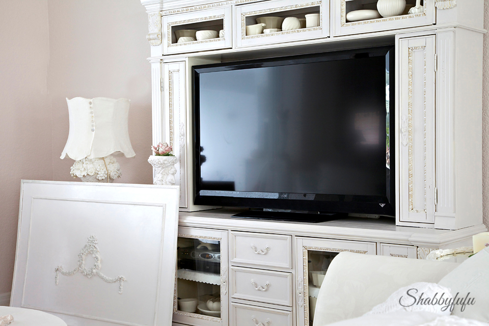 How To Hide That Ugly TV! Shabbyfufu