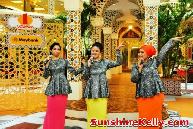 1 Utama, Pillars of Celebration, raya decoration at the mall, Vox Aurora Trio, performance at the mall