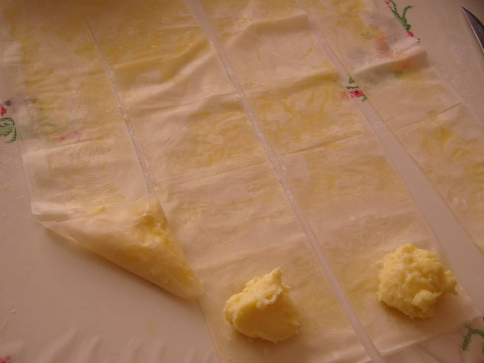 baklavalık yufkadan laz böreği