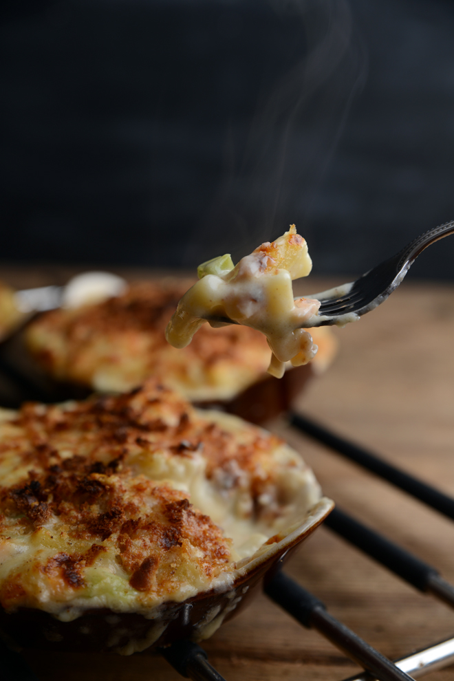 Waffle & Whisk Macaroni Cheese with Salmon & Cheesy Breadcrumb Topping
