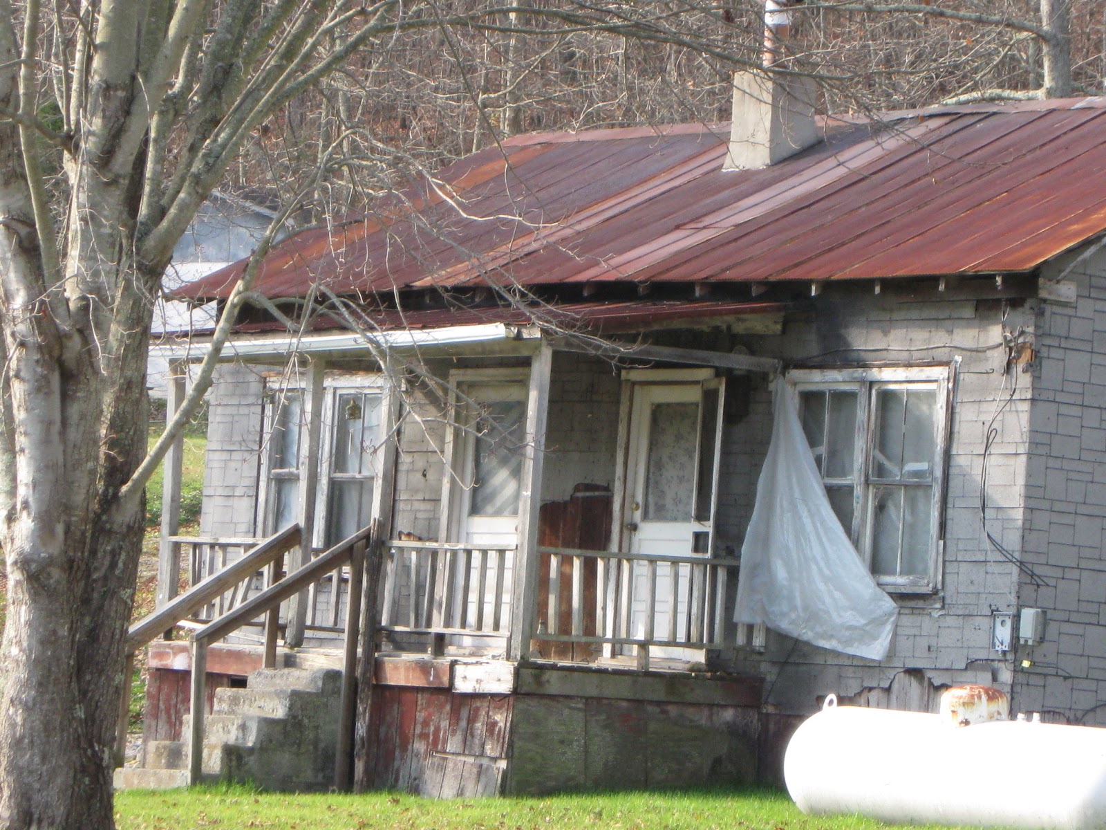 FOLKWAYS NOTEBOOK FOLK HOUSING TENANT OR SADDLEBAG?