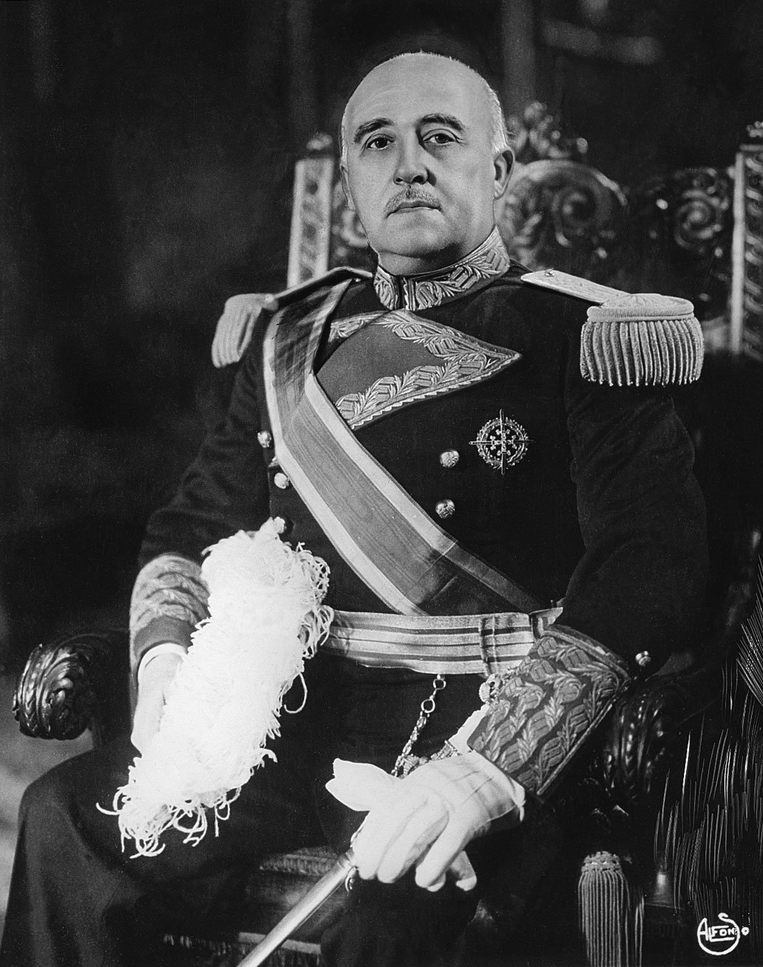 il mondo è un'ostrica: Francisco Franco
