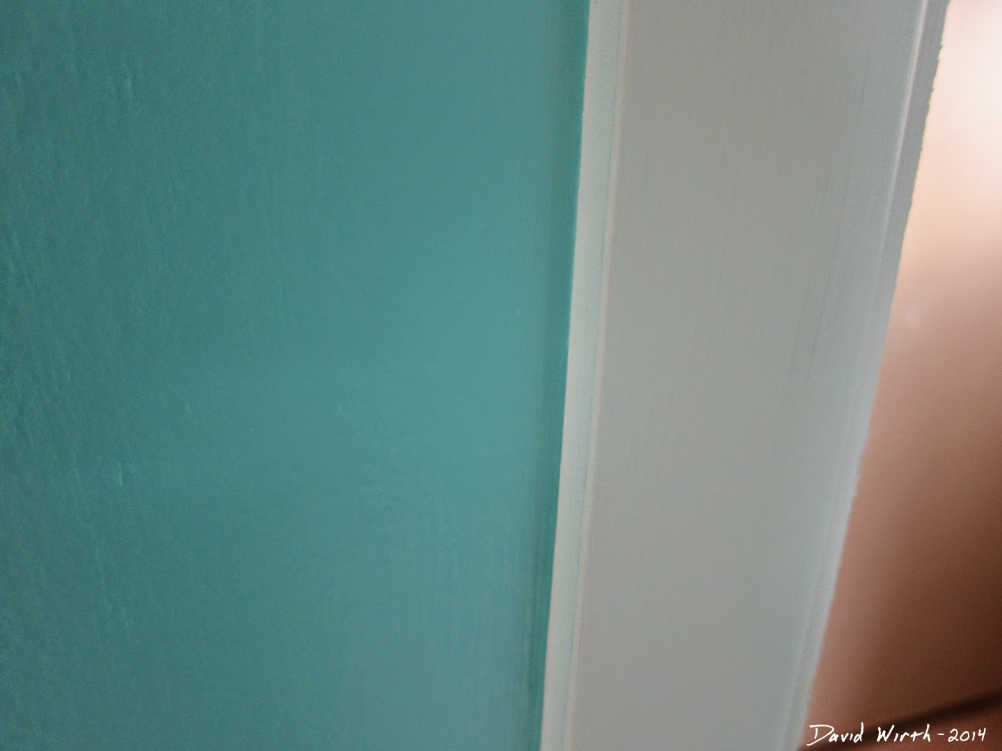 how to paint a straight edge on a wall, corner, trim