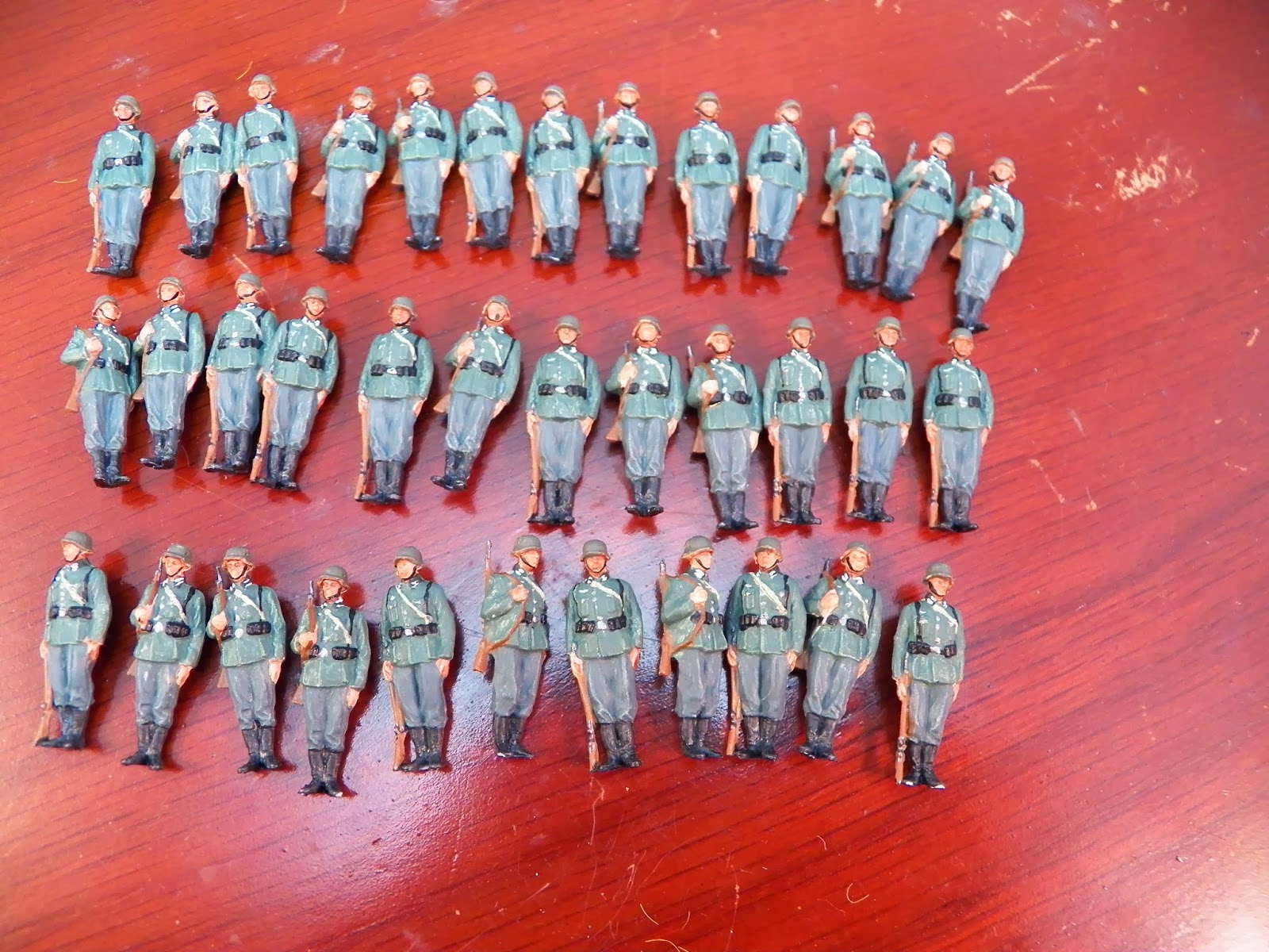 collect and paint figures 172 PREISER 72533 German Riflemen Lined
