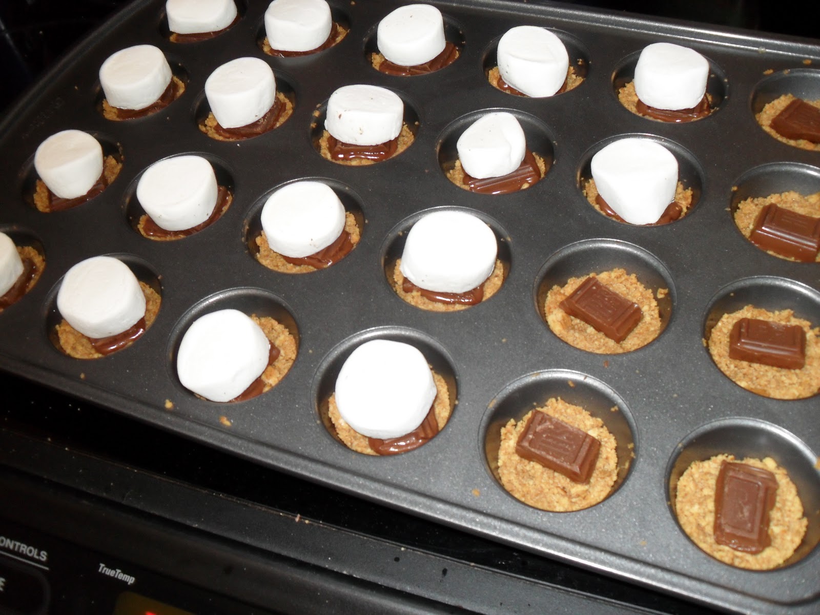 Working Mom Treats Chocolatedipped S'mores Cups