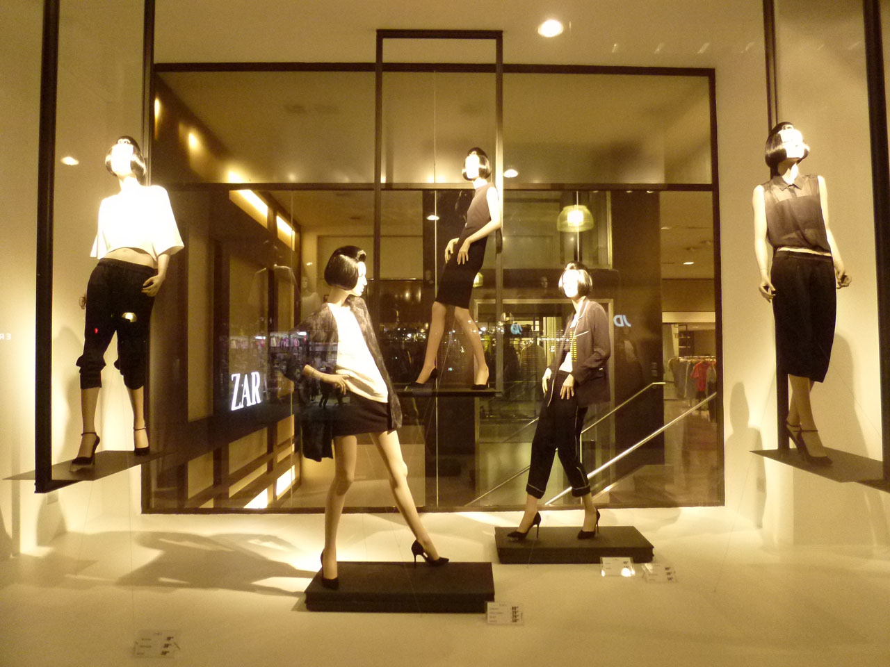 trendvm Simplicity Cos, Selfridges, Zara & Ferragamo