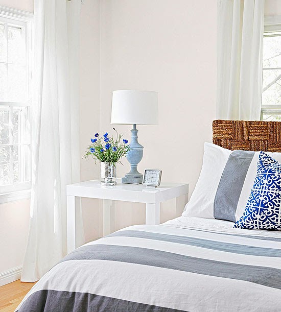 Modern Furniture: 2014 Tips for Small Bedrooms Decorating ...