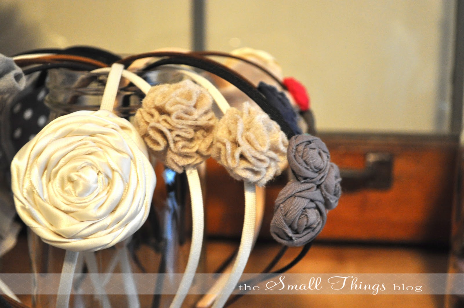 how to wear a headband that ties