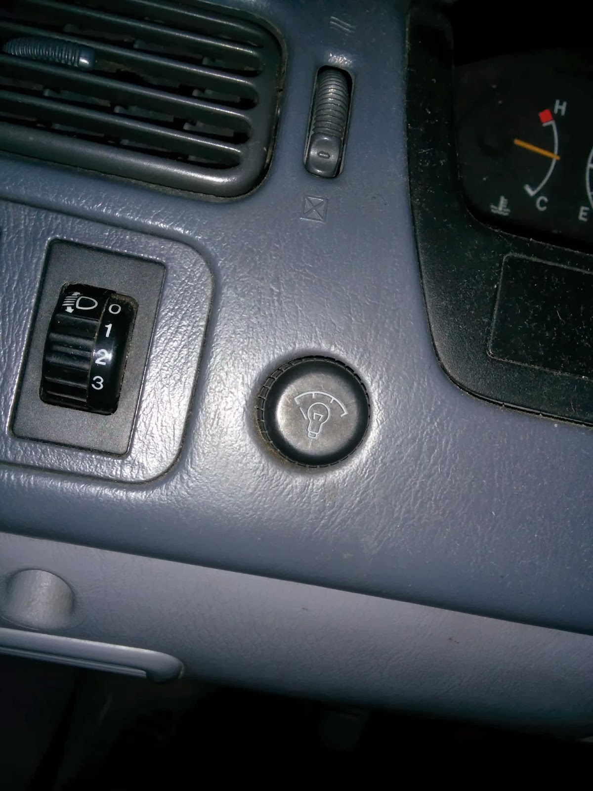 Dashboard dimmer CorollaForum