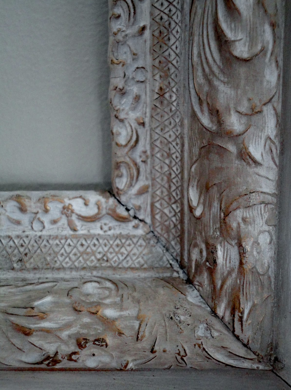 Behind the Red Door Wet Distressing with Annie Sloan Chalk Paint