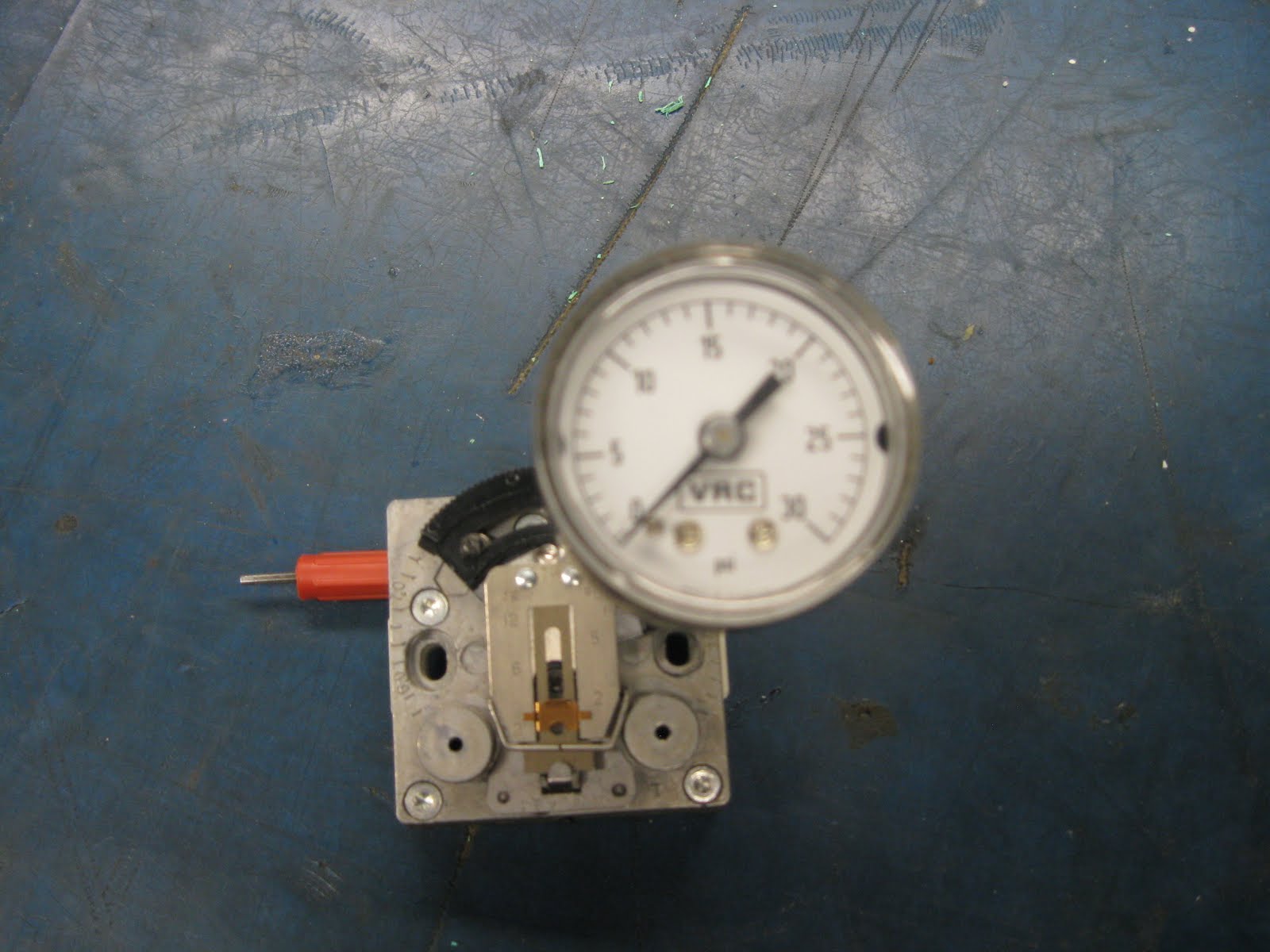 The Tinkerist Calibrating a pneumatic thermostat