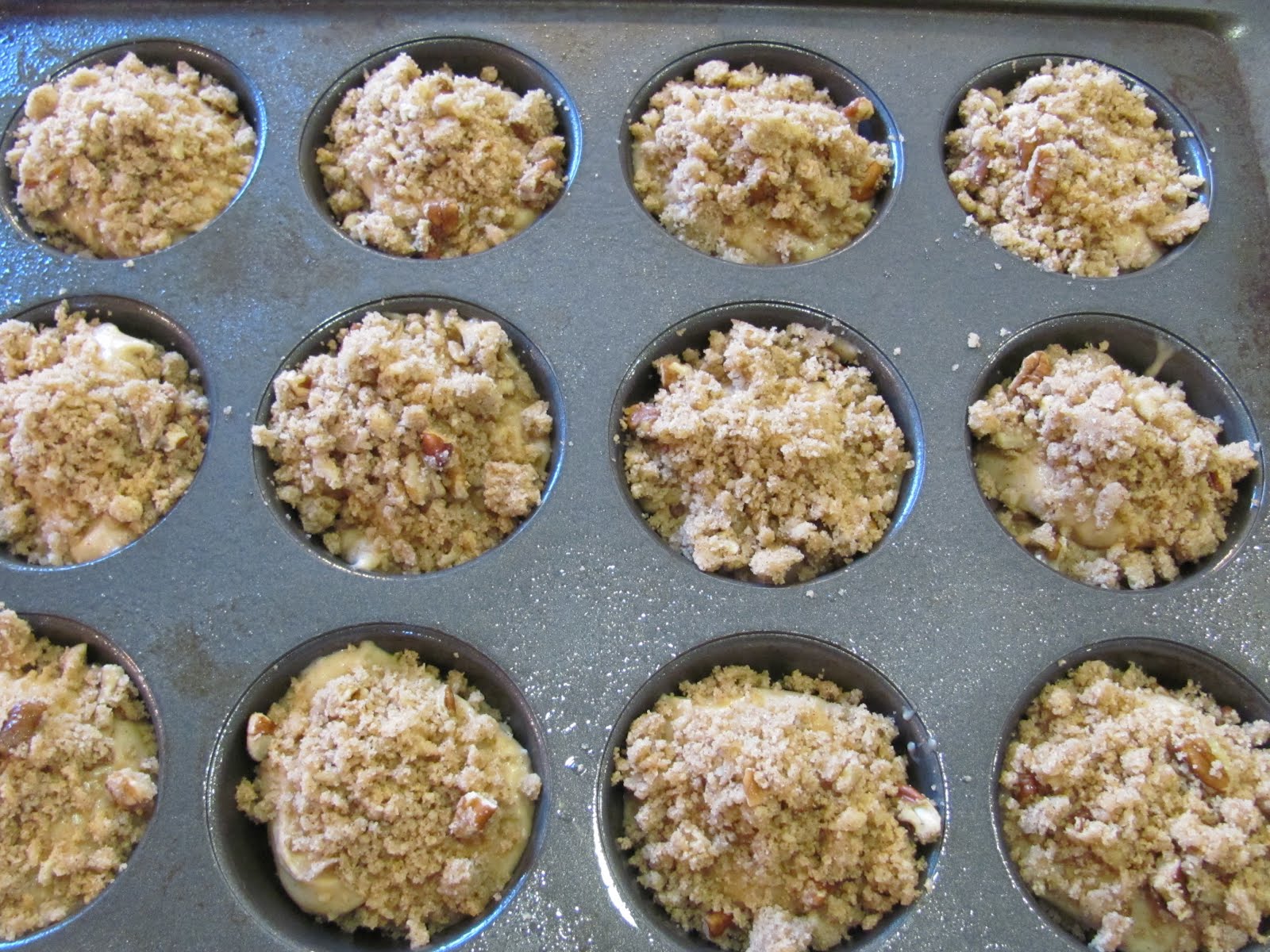 Sprinkle Some Sunshine! coffee cake muffins with cinnamon streusel party!