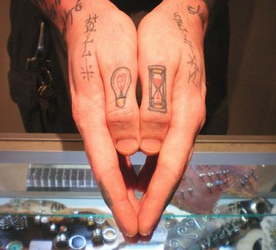 Most other people will find a middle ground when it comes to tattooing hand 
