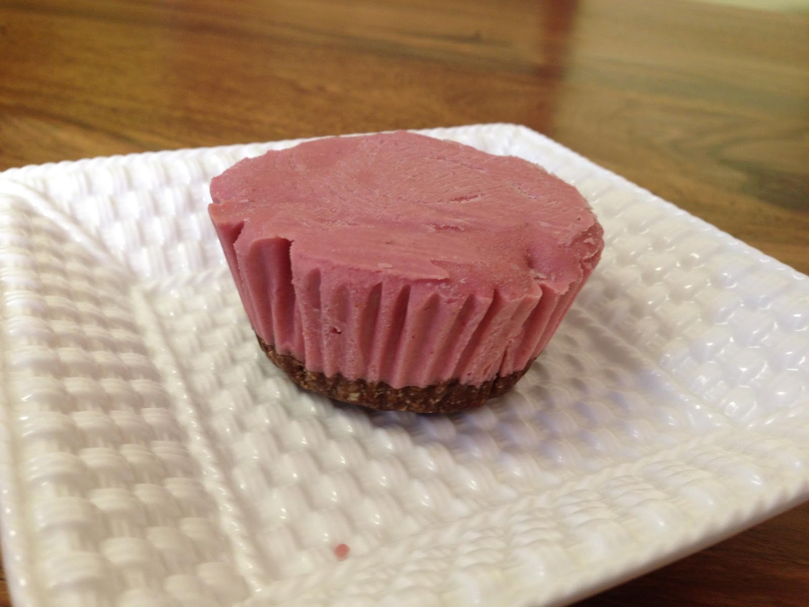 Quick'n'Healthy Strawberry Ice Cream Cake QuickRawVegan