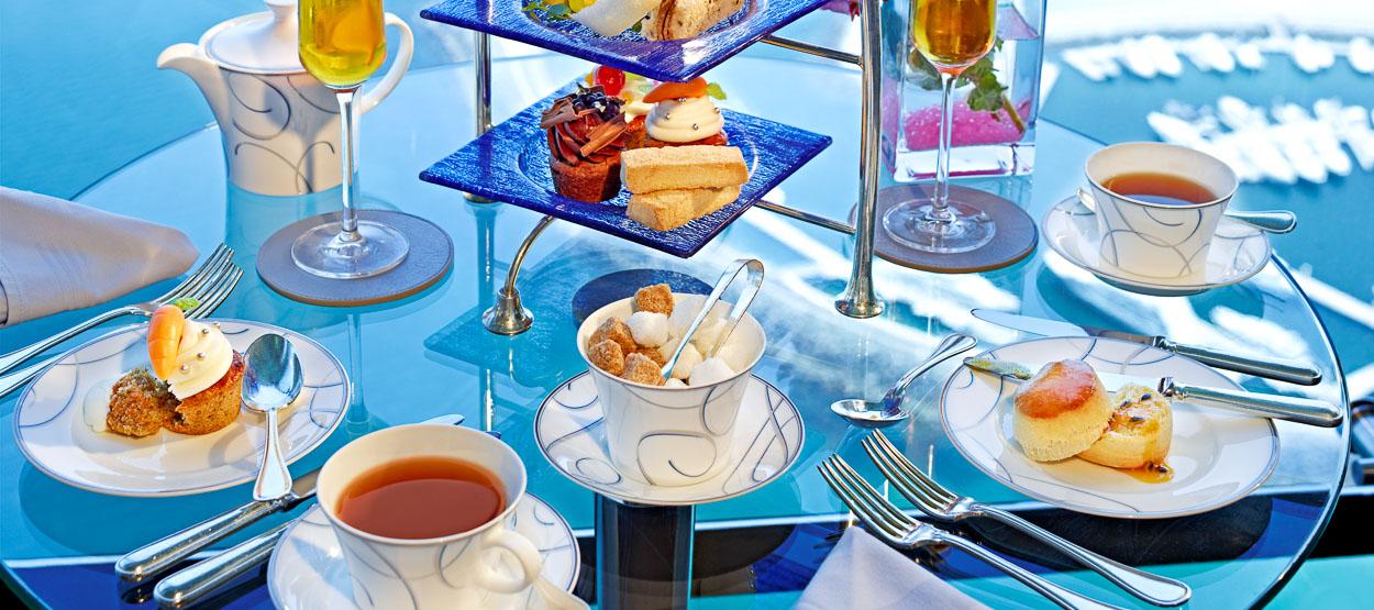 Kate and Chelsie: Afternoon Tea At The 7* Burj Al Arab, Dubai Kate and Chelsie: Afternoon Tea At The 7* Burj Al Arab, Dubai