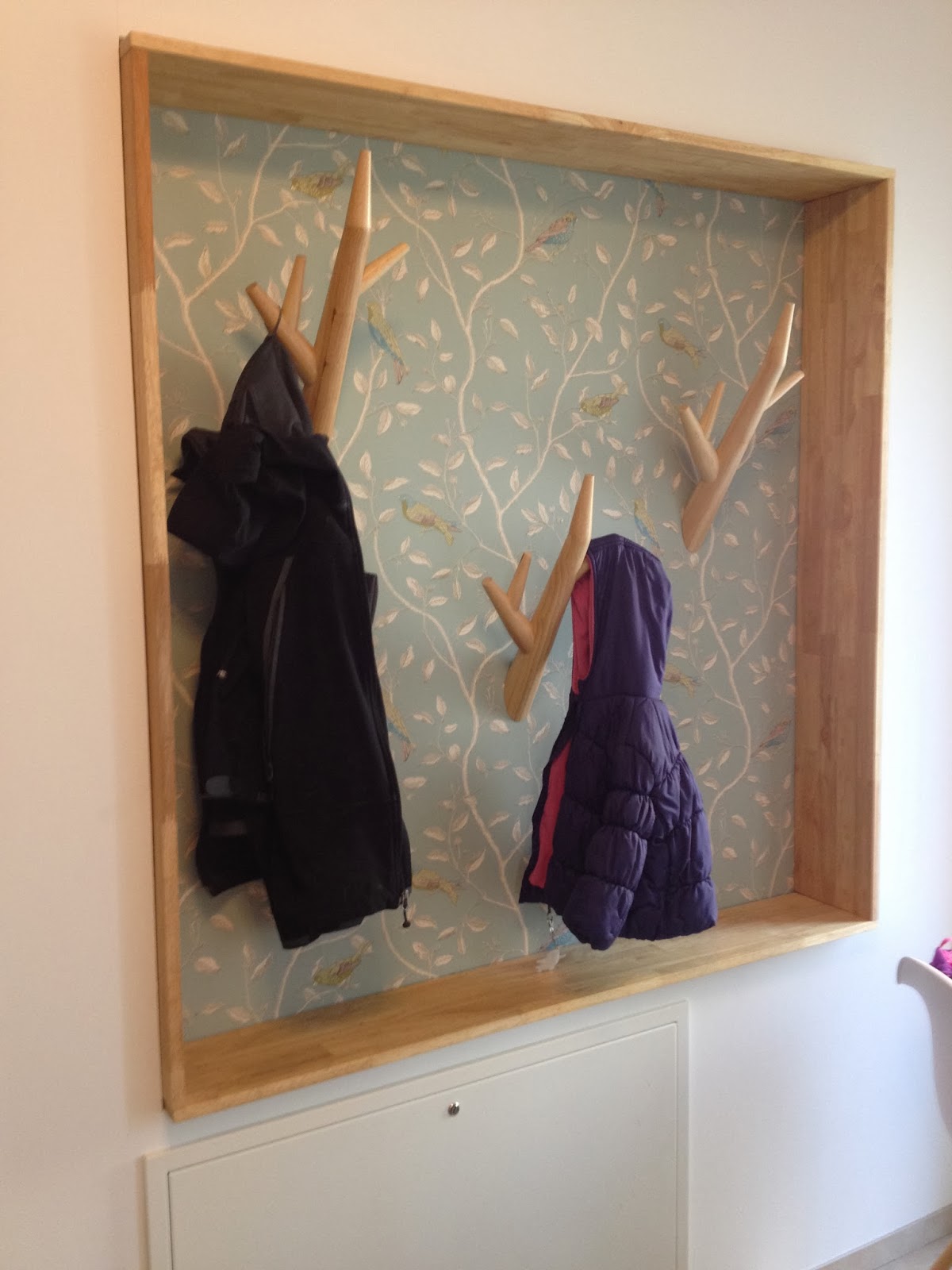 Schlafzimmer gardinen ikea: weisse vorhaenge vor dem bett ...