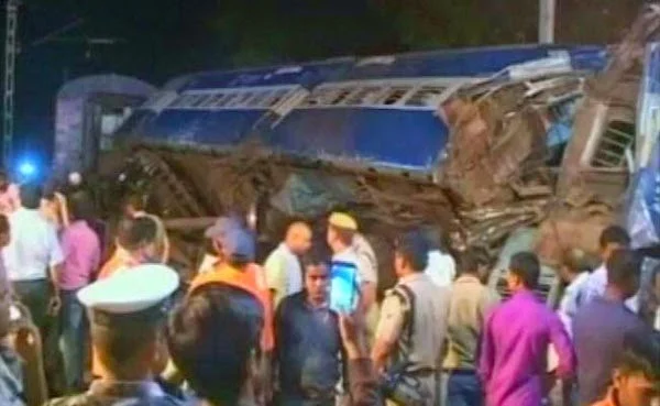 Passenger Train, Uttar Pradesh, Killed, Obituary, Dead, Accident.