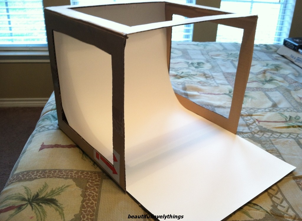 BeautifulLovelyThings DIY Light Box