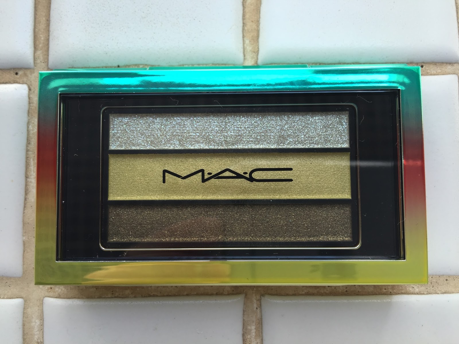 Collection Wash and Dry MAC sombra Green Clean => blog Mamãe de Salto