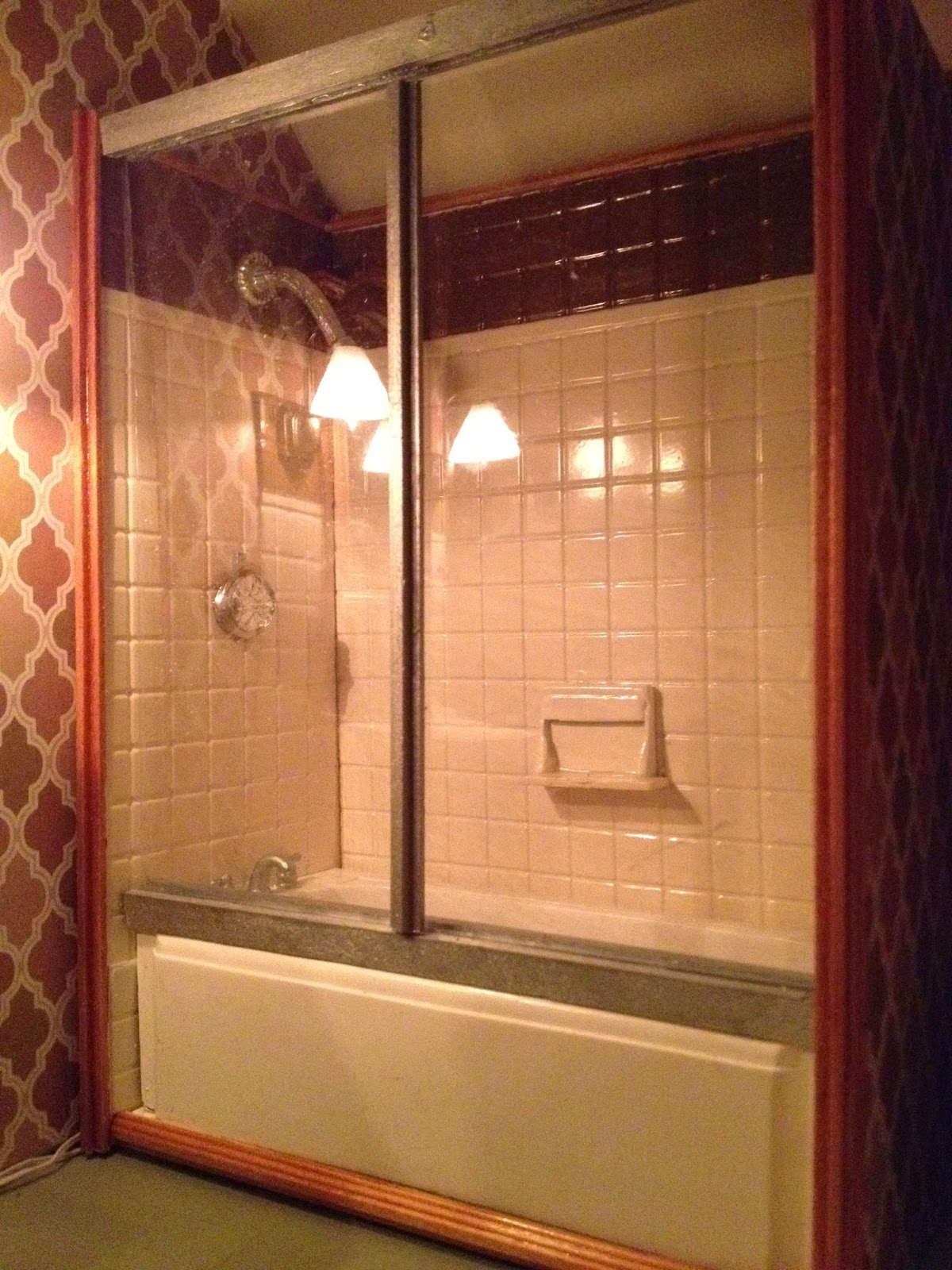 Jocelyn's Mountfield Dollhouse Midtown Bungalow Dollhouse Techniques