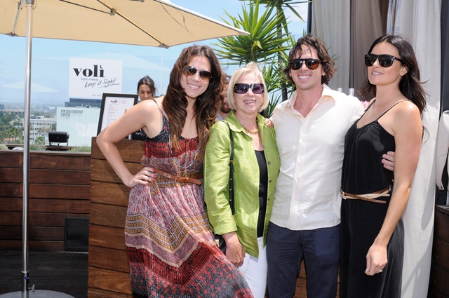 Ben+Flajnick+Courtney+robertson+Bens+family Ben Flajnik Courtney RObertson with Ben's family